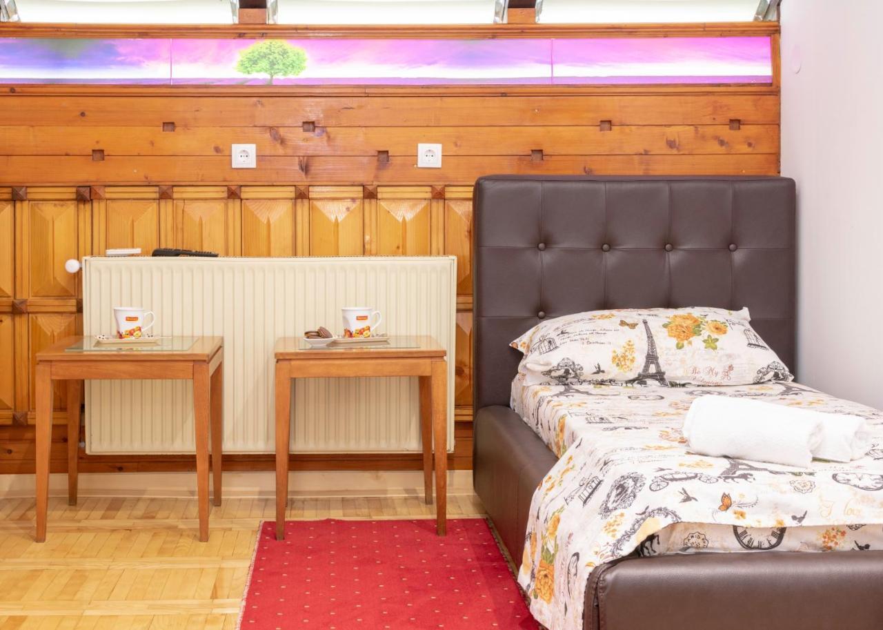 Fortezza Rooms Nis Luaran gambar